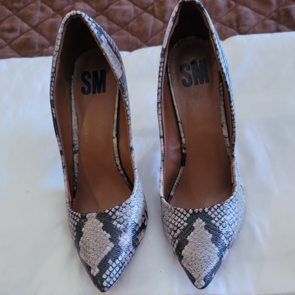 Elegant Snakeskin Pattern Heels